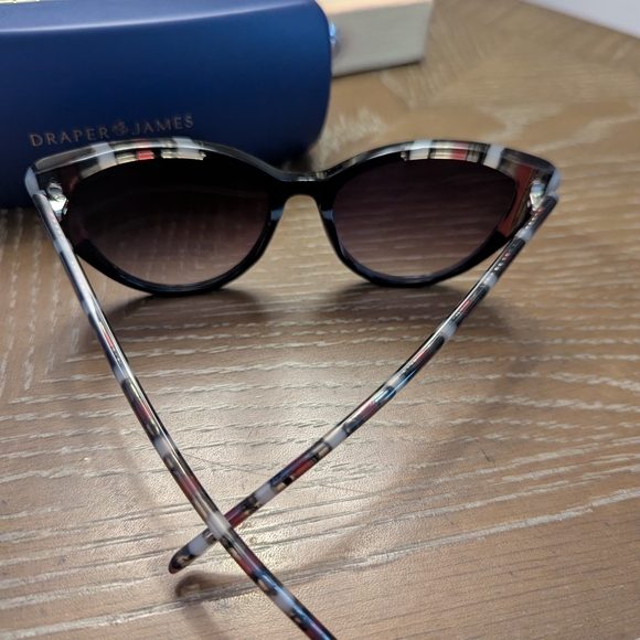 New Draper James Lola Sunglasses - Picture 2 of 6